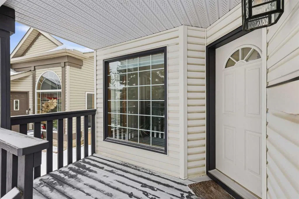 12 Citadel Close NW, Calgary — photo 3 of 46
