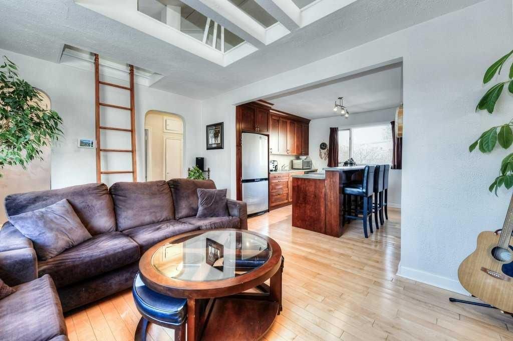 3815 Parkhill Place SW, Calgary — photo 2 of 25
