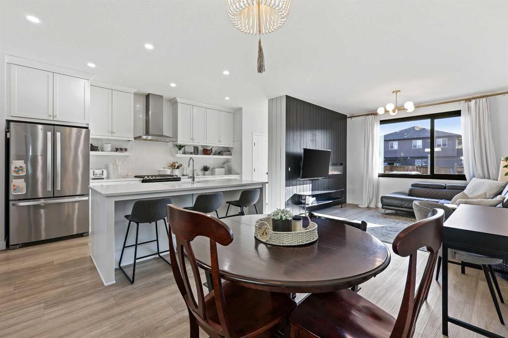 22 Wolf Creek Manor SE, Calgary — main listing photo