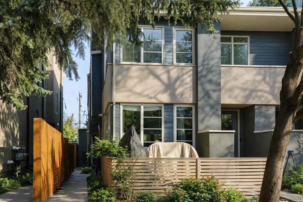2, 1930 36 Street SW, Calgary — main listing photo