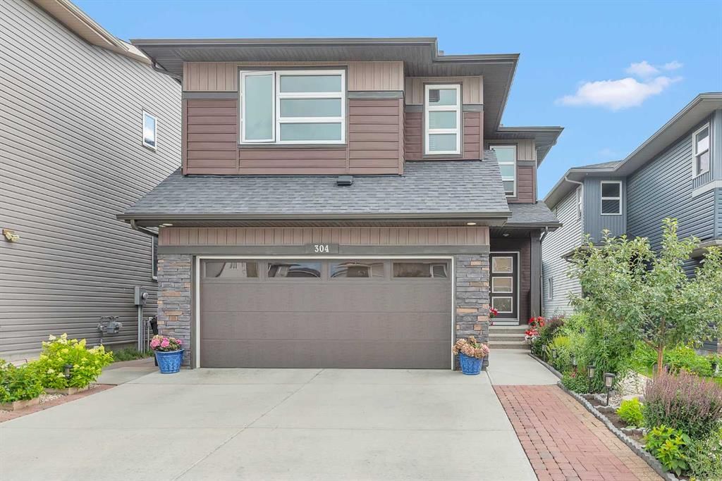 304 Corner Meadows Manor NE, Calgary — photo 2 of 47