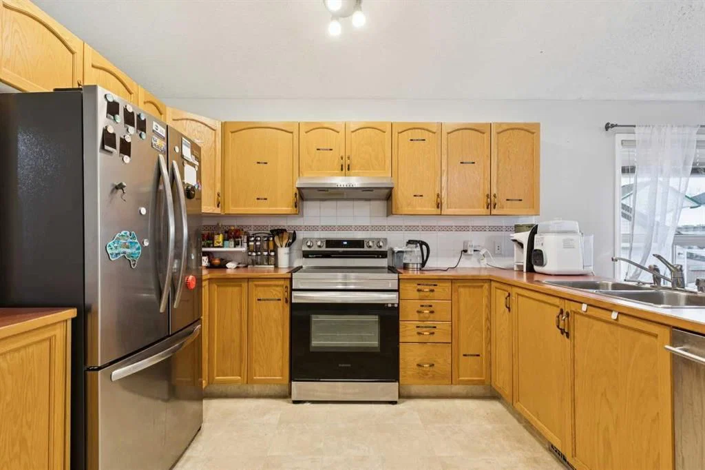 99 Inverness Park SE, Calgary — photo 4 of 41