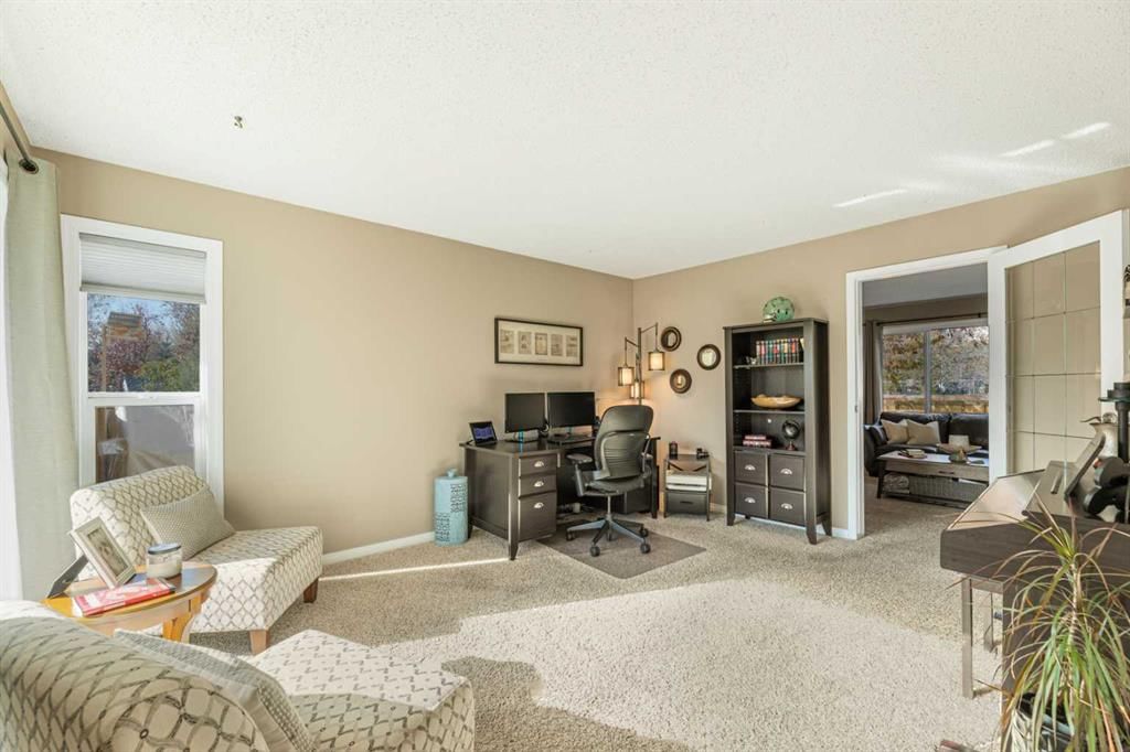 291 Mckerrell Way SE, Calgary — photo 4 of 45