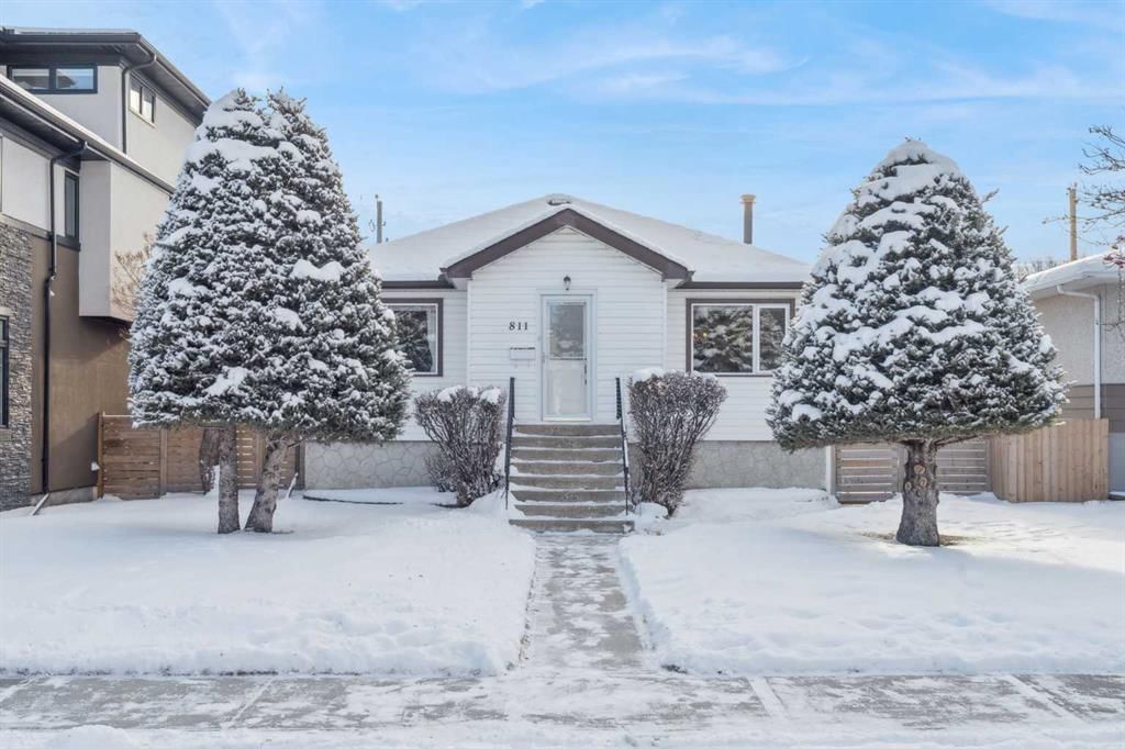 811 19 Avenue NW, Calgary — photo 3 of 42