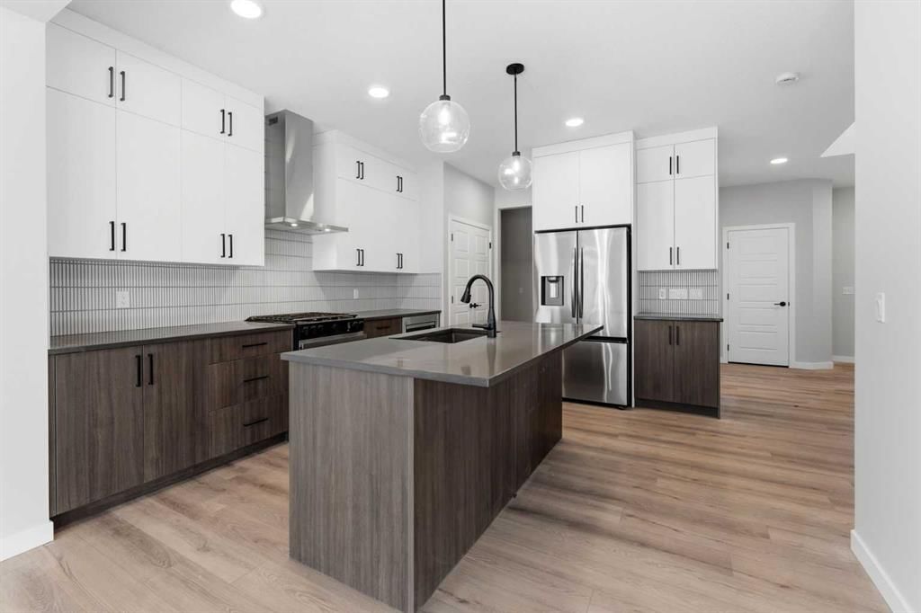 921 Chinook Winds Meadow SW, Airdrie — photo 3 of 26