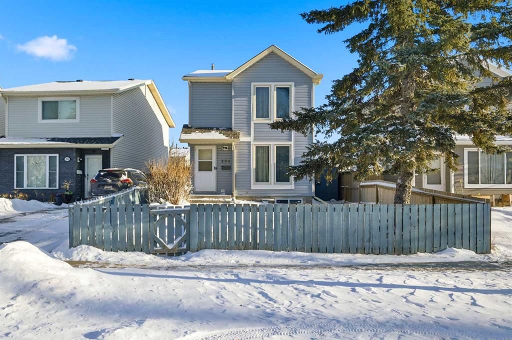 284 Falton Drive NE, Calgary — photo 2 of 46