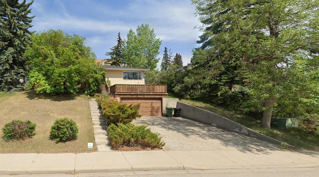 2304 JUNIPER Road NW, Calgary — photo 2 of 12