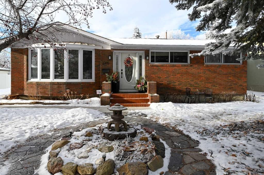 6415 Lombardy Crescent SW, Calgary — main listing photo