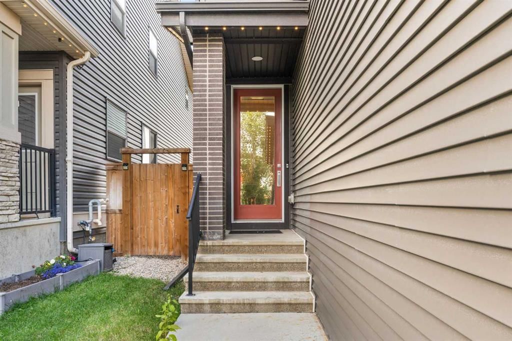 96 Belmont Terrace SW, Calgary — photo 2 of 39