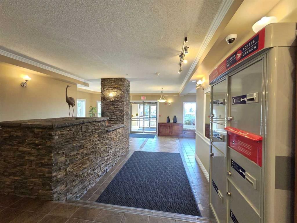 129, 369 Rocky Vista Park NW, Calgary — photo 3 of 22
