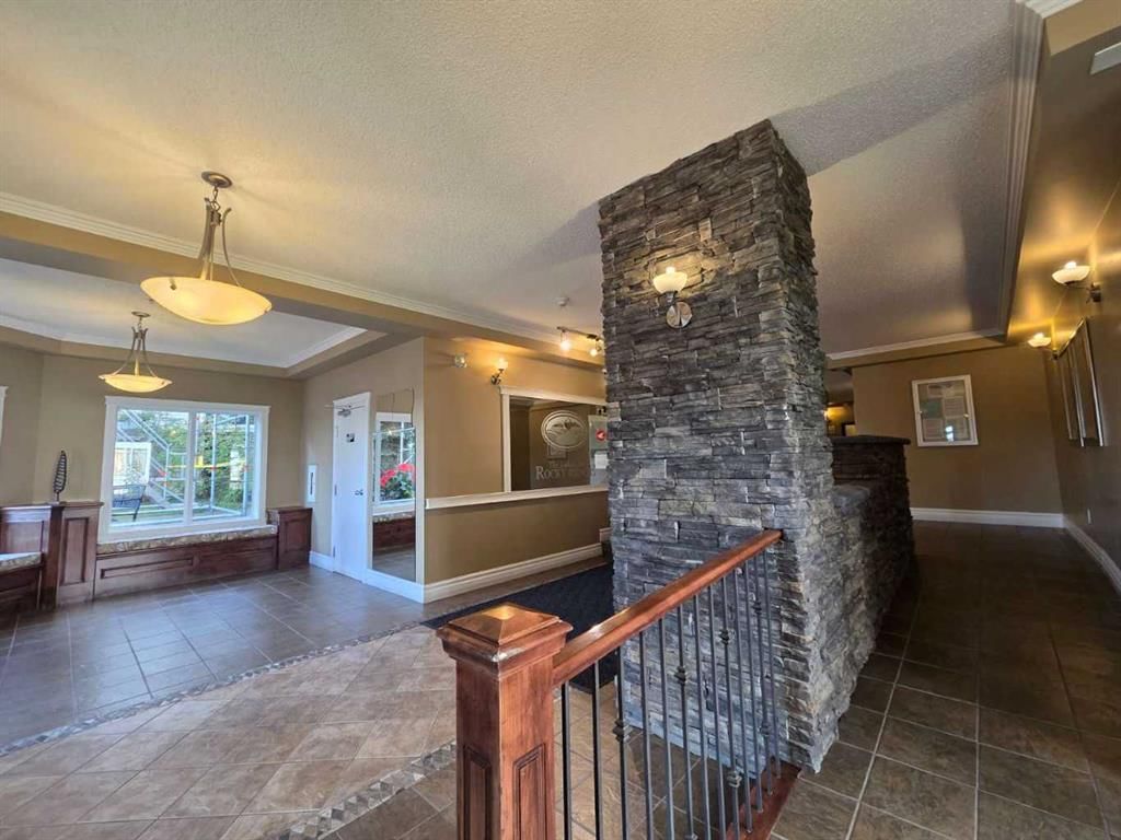 129, 369 Rocky Vista Park NW, Calgary — photo 4 of 22