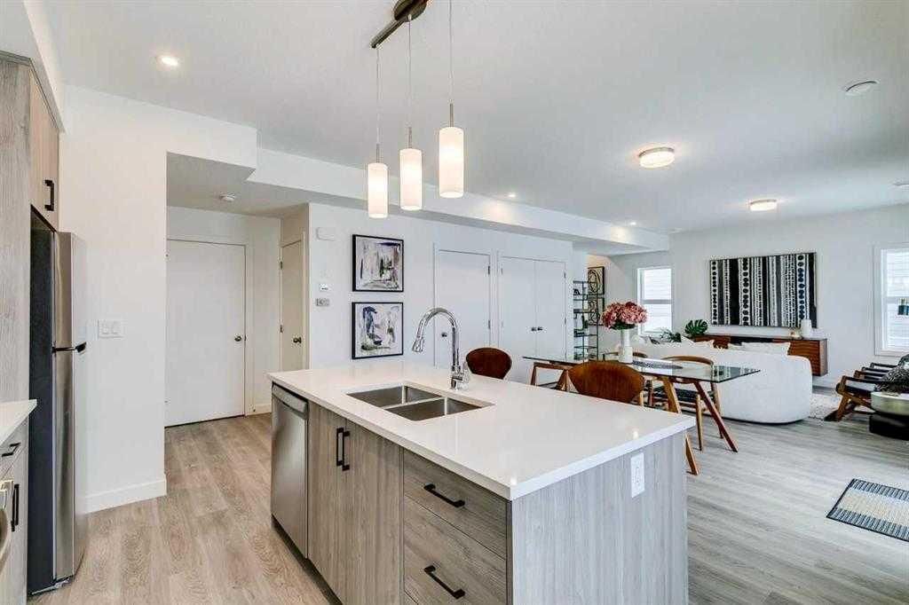 72, 2117 81st Street SW, Calgary — photo 5 of 32