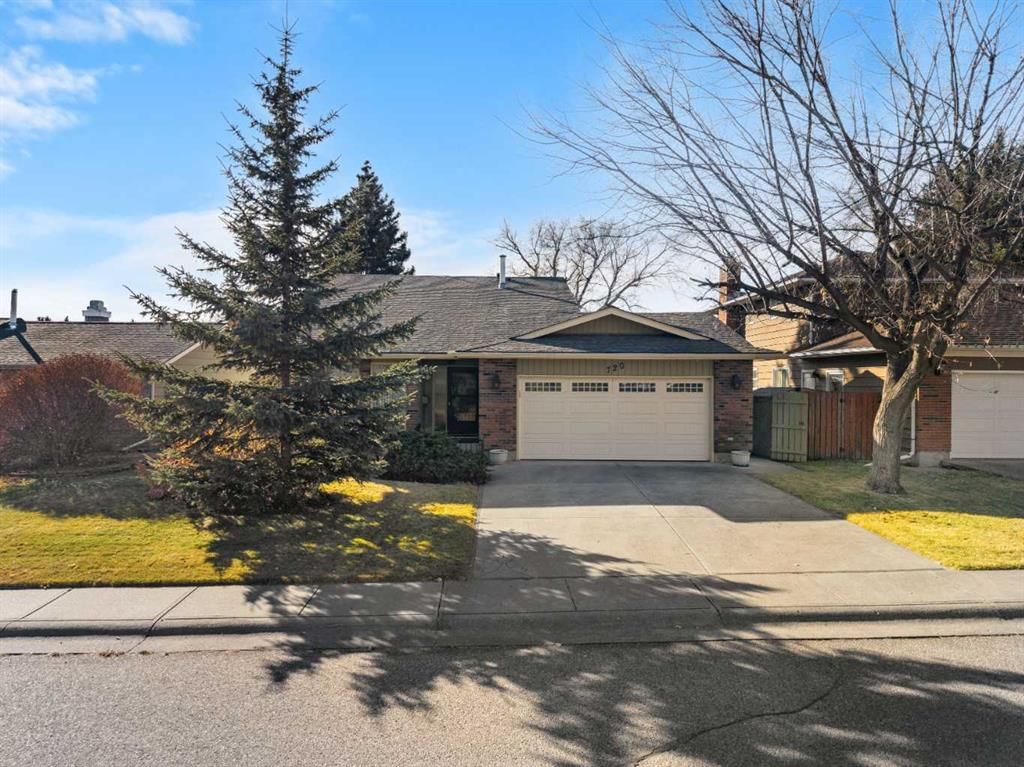 720 Parkvalley Road SE, Calgary — photo 3 of 45