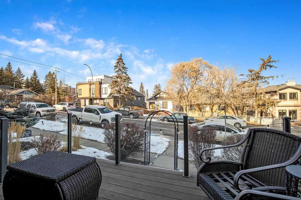 47 28 Avenue SW, Calgary — photo 4 of 37