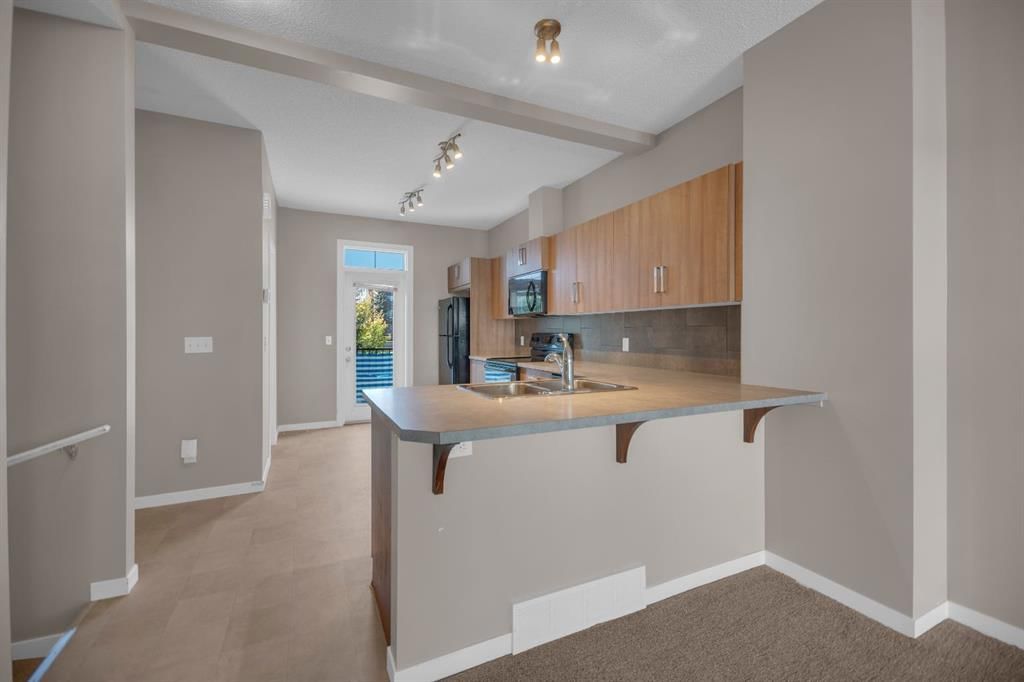 136 New Brighton Point SE, Calgary — photo 5 of 34