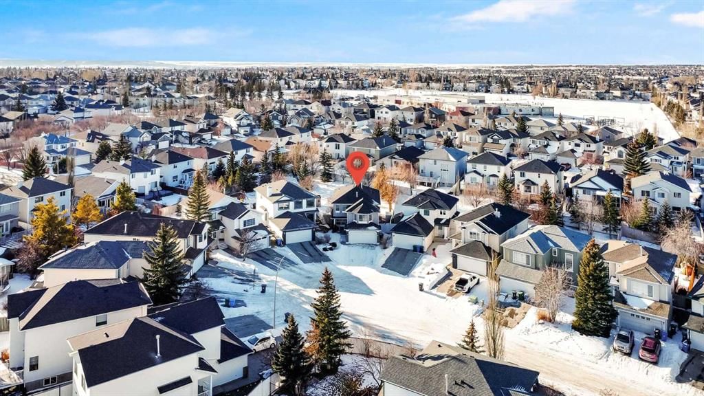 60 Citadel Peak Mews NW, Calgary — main listing photo