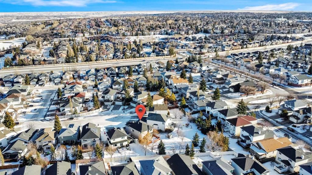 60 Citadel Peak Mews NW, Calgary — photo 2 of 43