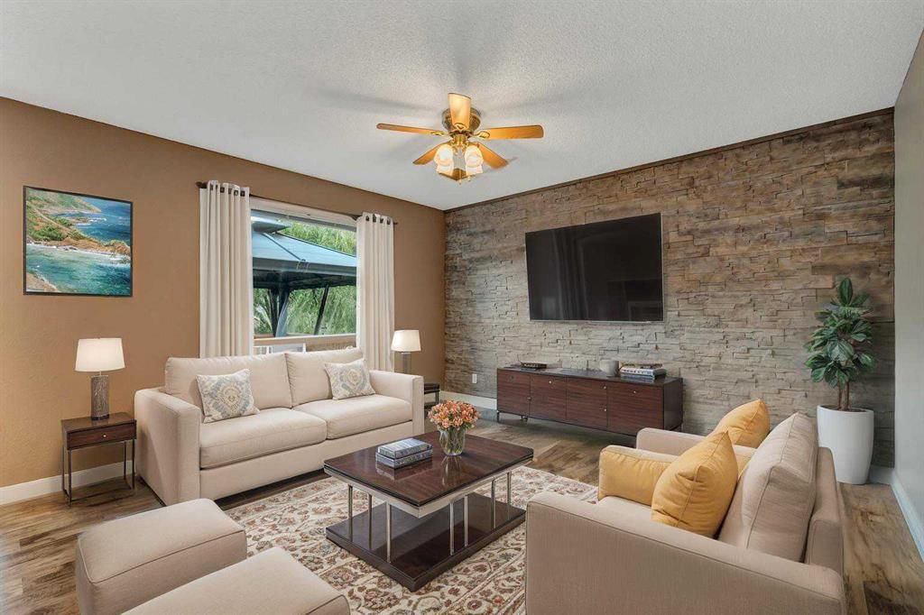 60 Citadel Peak Mews NW, Calgary — photo 4 of 43