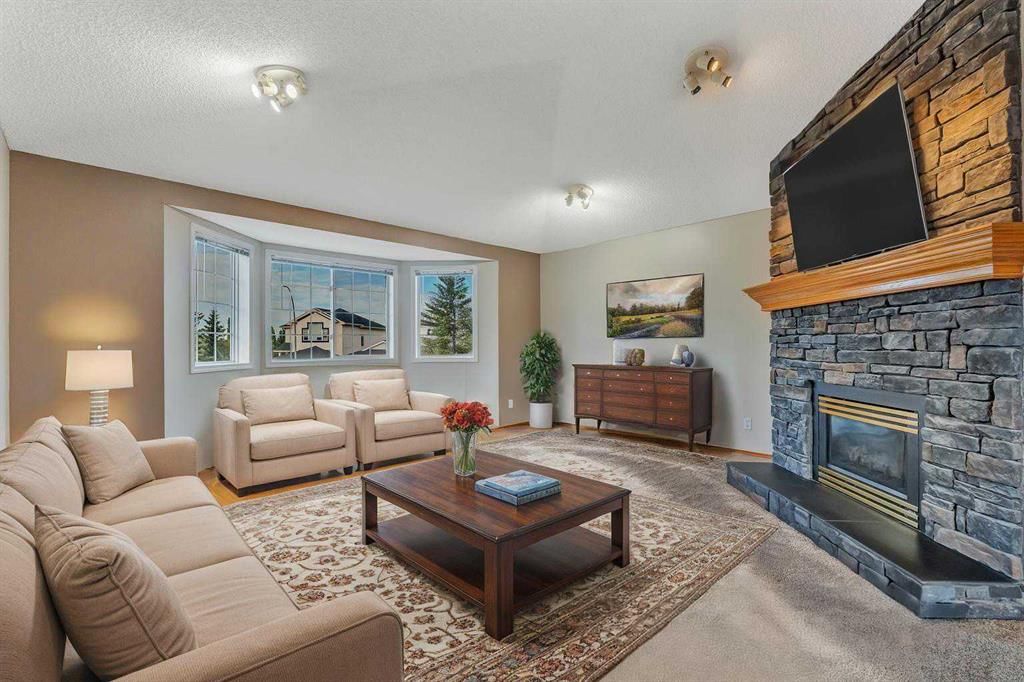 60 Citadel Peak Mews NW, Calgary — photo 5 of 43