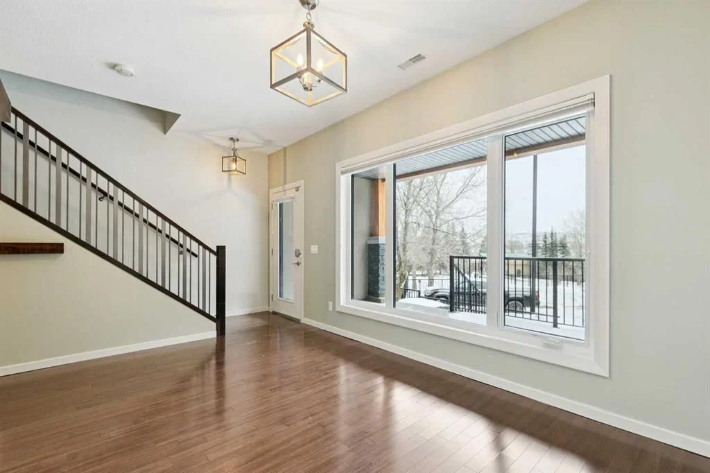 303 Valley Ridge Manor NW, Calgary — photo 4 of 49
