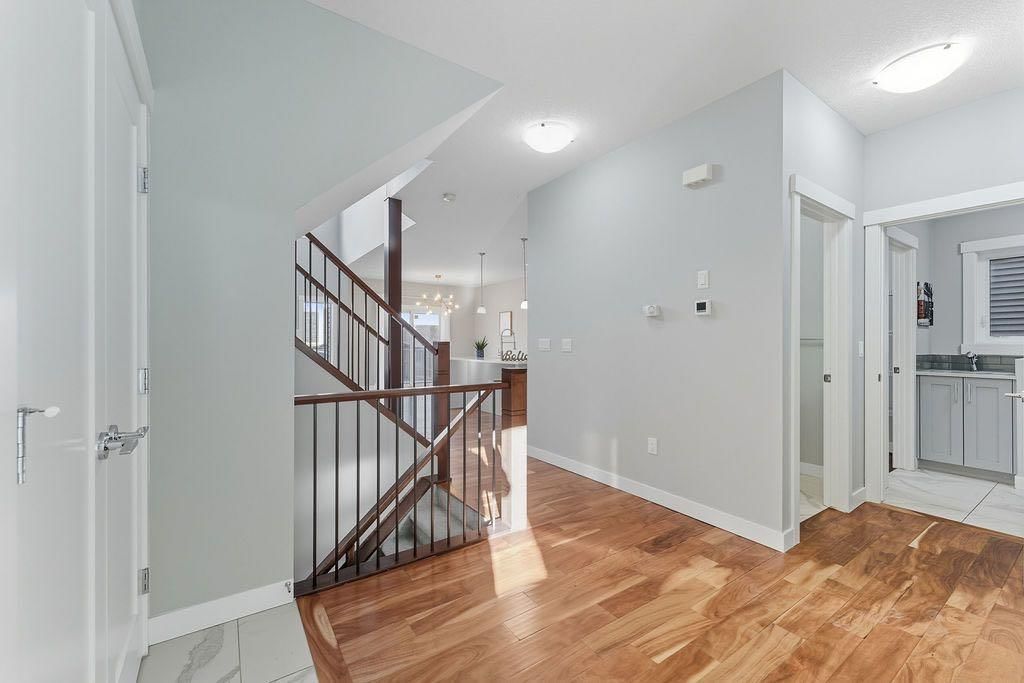 240 Nolanhurst Crescent NW, Calgary — photo 5 of 42
