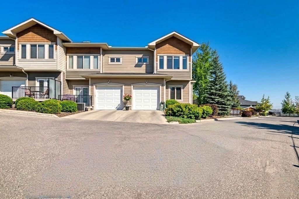 12 Cougar Ridge Landing SW, Calgary — photo 2 of 47