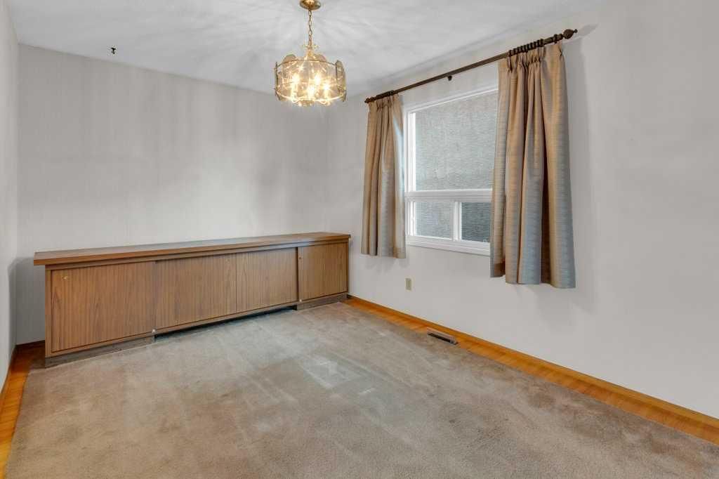 113 Brown Crescent NW, Calgary — photo 5 of 42