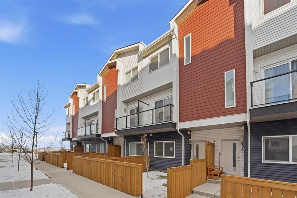 628 Red Sky Villas NE, Calgary — photo 2 of 38