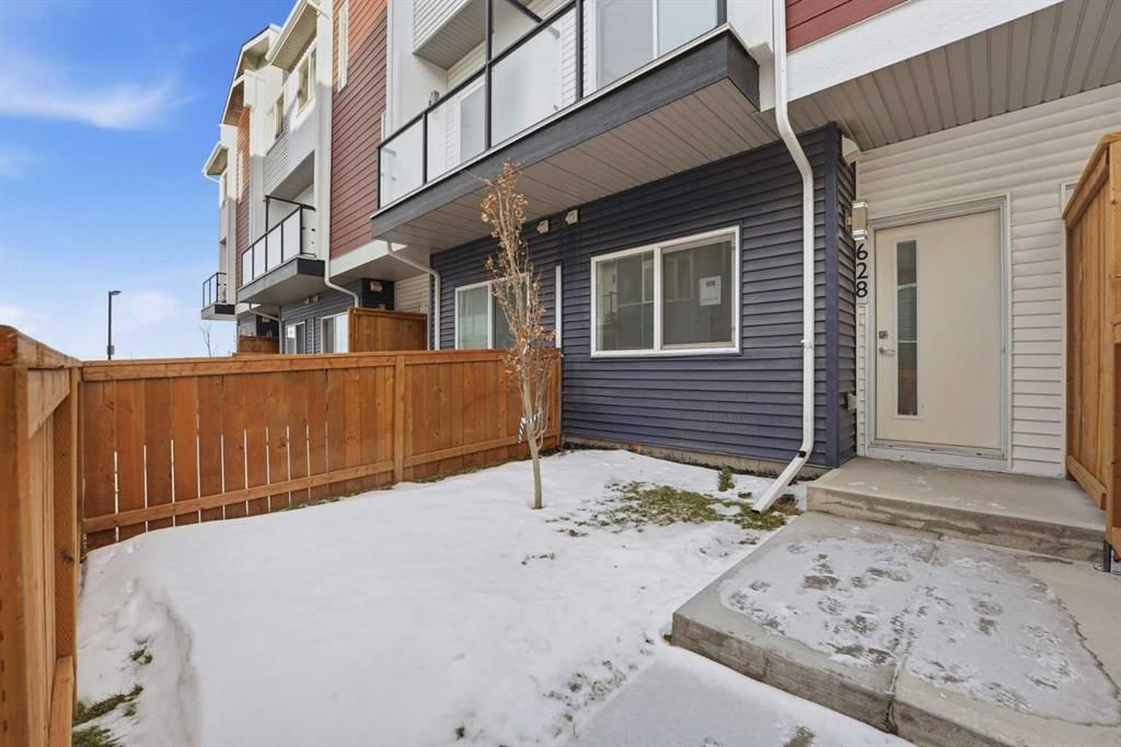 628 Red Sky Villas NE, Calgary — photo 3 of 38