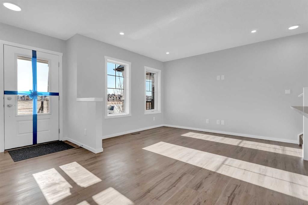 1190 148 Avenue NW, Calgary — photo 5 of 32