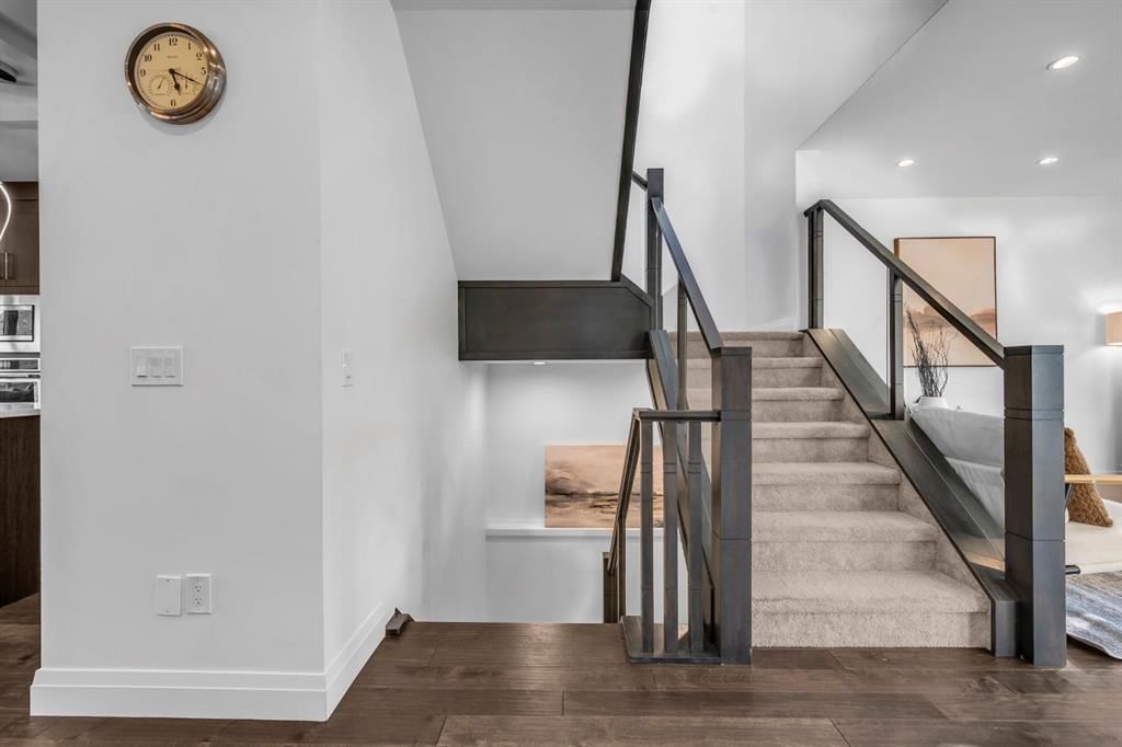 2640 28 Street SW, Calgary — photo 4 of 38