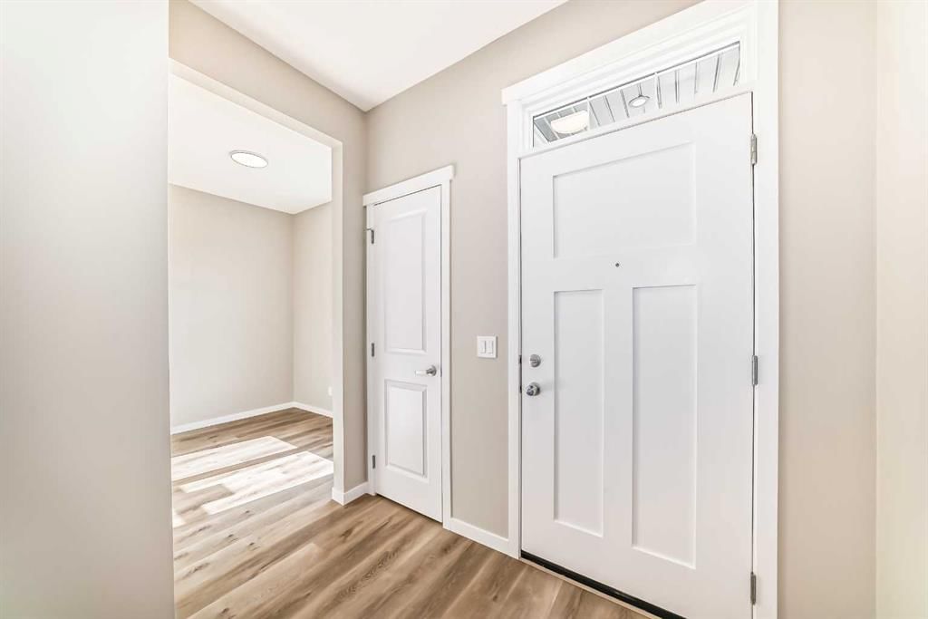393 Hotchkiss Drive SE, Calgary — photo 2 of 40