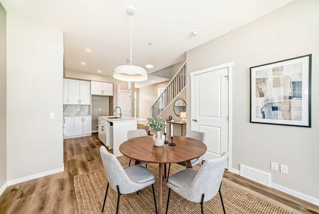393 Hotchkiss Drive SE, Calgary — photo 5 of 40
