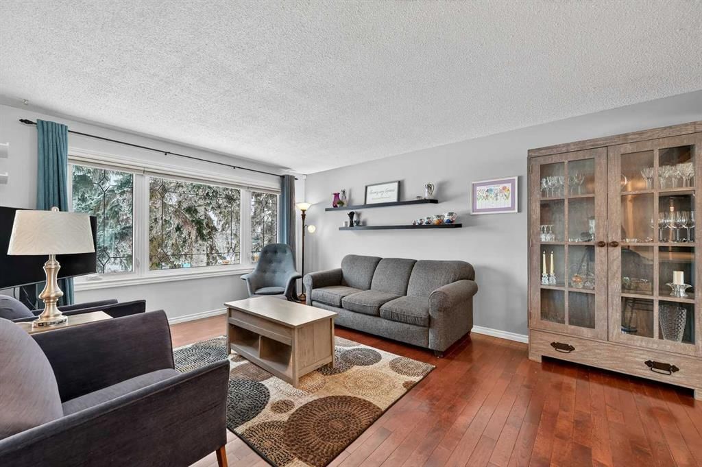 235 Allan Crescent SE, Calgary — photo 5 of 21