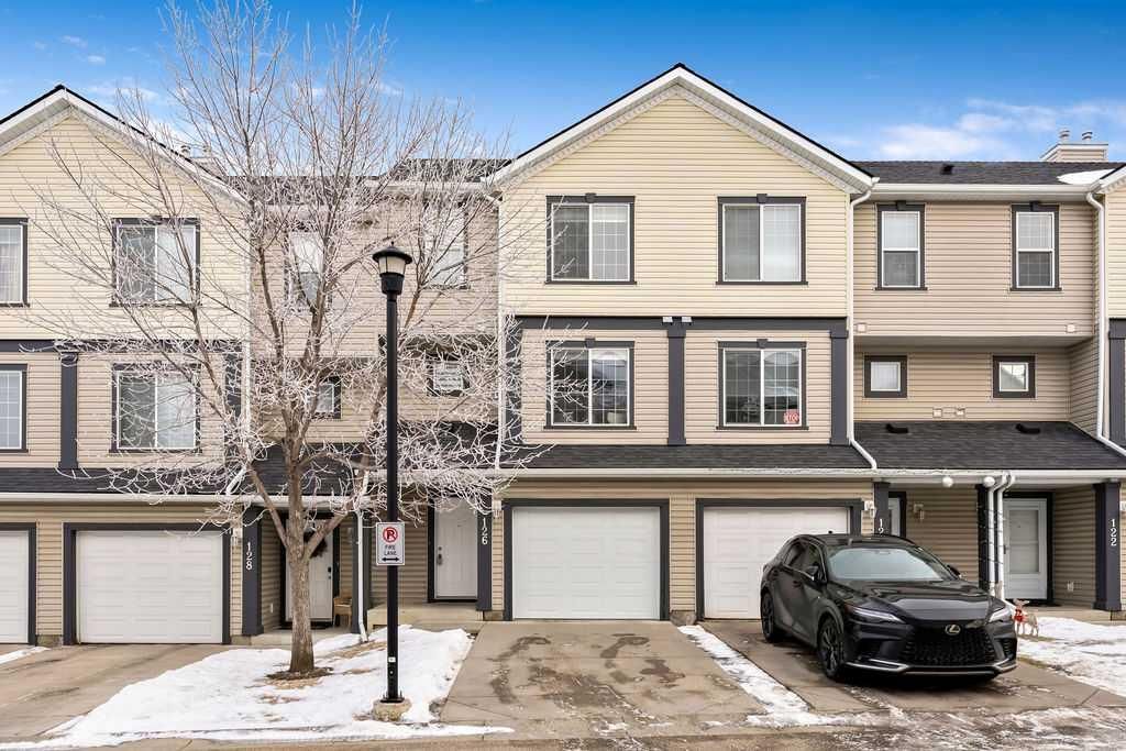 126 Everhollow Heights SW, Calgary — photo 2 of 26