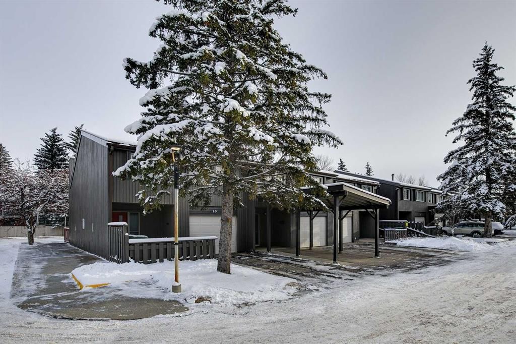 9, 2225 Oakmoor Drive SW, Calgary — photo 2 of 38
