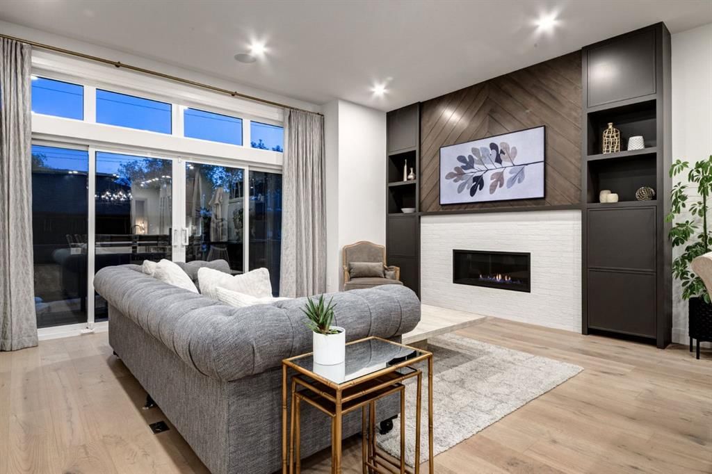 1837 32 Avenue SW, Calgary — photo 4 of 50