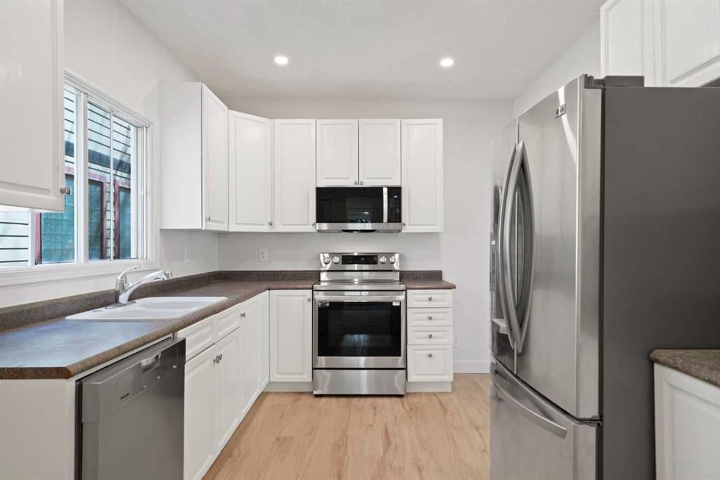739 19 Avenue NW, Calgary — photo 5 of 35