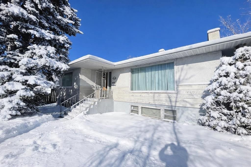 2424 17 Avenue SW, Calgary — main listing photo