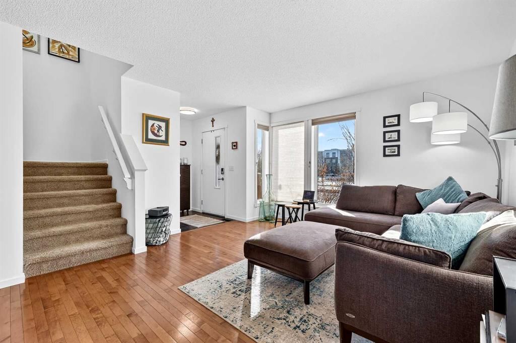 222 Walden Gate SE, Calgary — photo 4 of 22