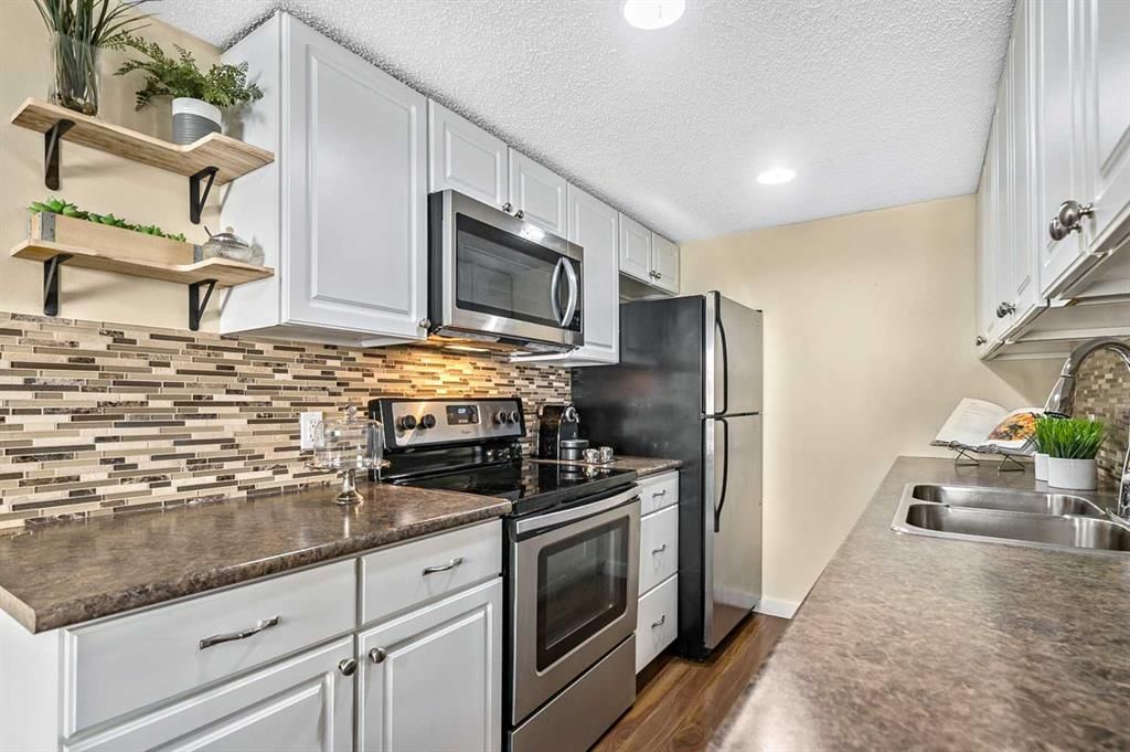 423, 200 Brookpark Drive SW, Calgary — photo 3 of 18