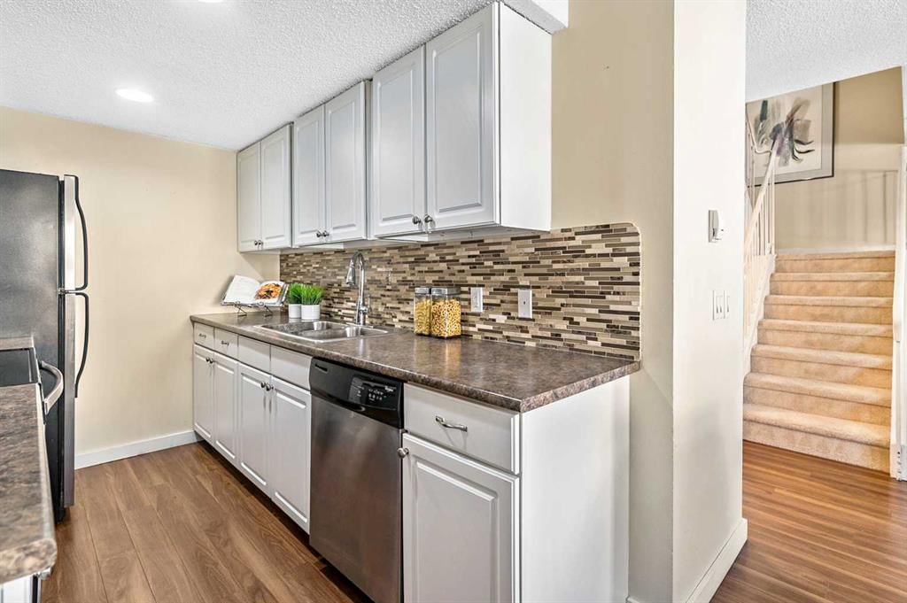 423, 200 Brookpark Drive SW, Calgary — photo 4 of 18