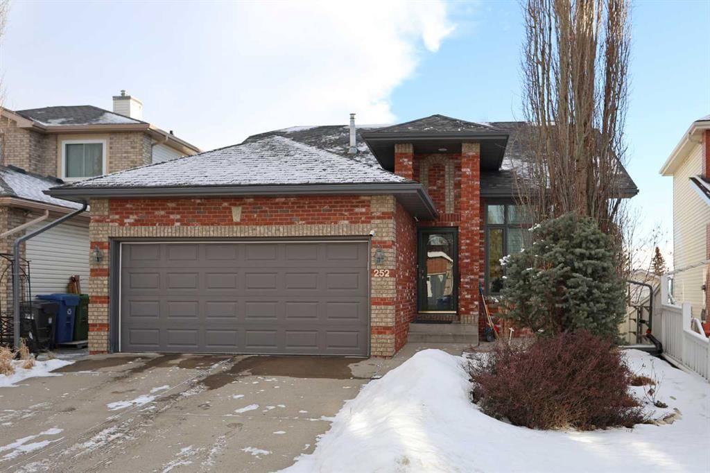 252 Citadel Park NW, Calgary — main listing photo