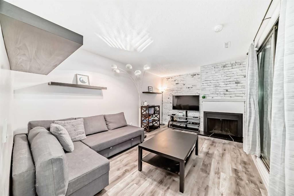112, 2520 Palliser Drive SW, Calgary — photo 2 of 28