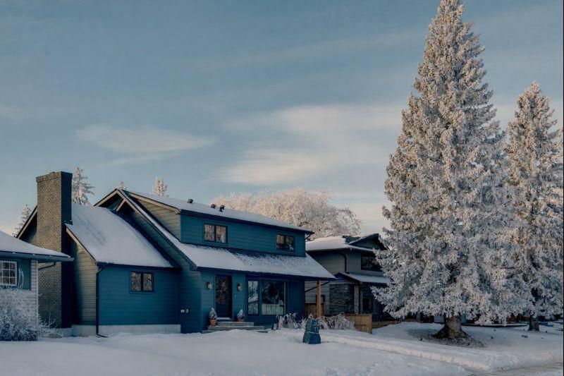 1011 Lake Wapta Way SE, Calgary — main listing photo