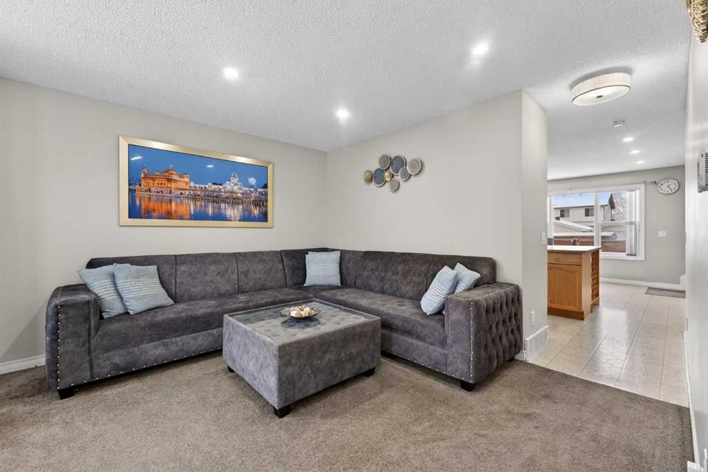 78 Tarington Close NE, Calgary — photo 3 of 32