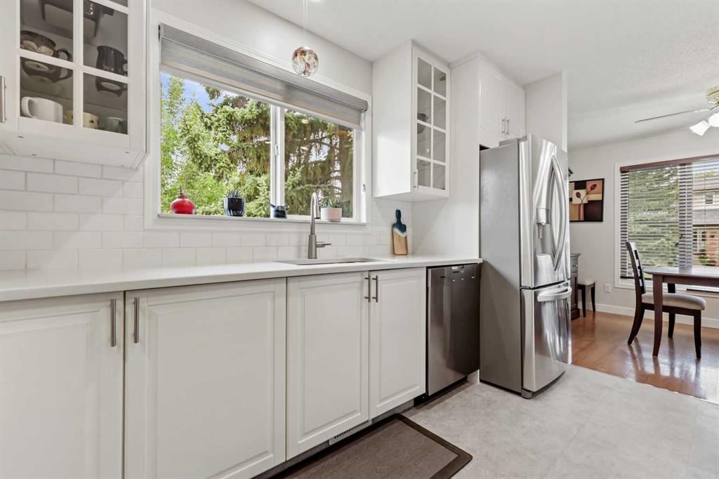 103 Sandarac Place NW, Calgary — photo 4 of 48