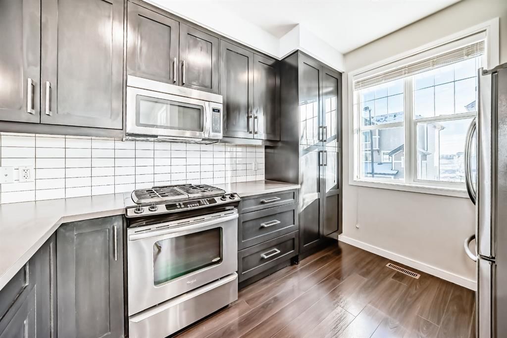 35 Nolan Hill Boulevard, Calgary — photo 3 of 29