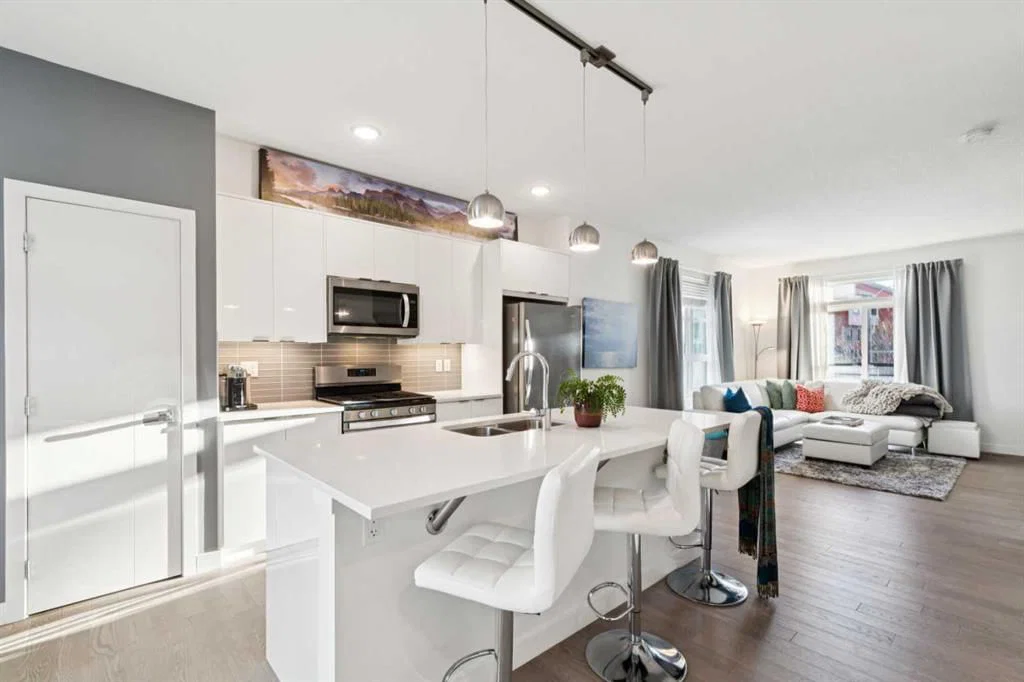 180 Walden Path SE, Calgary — photo 5 of 25