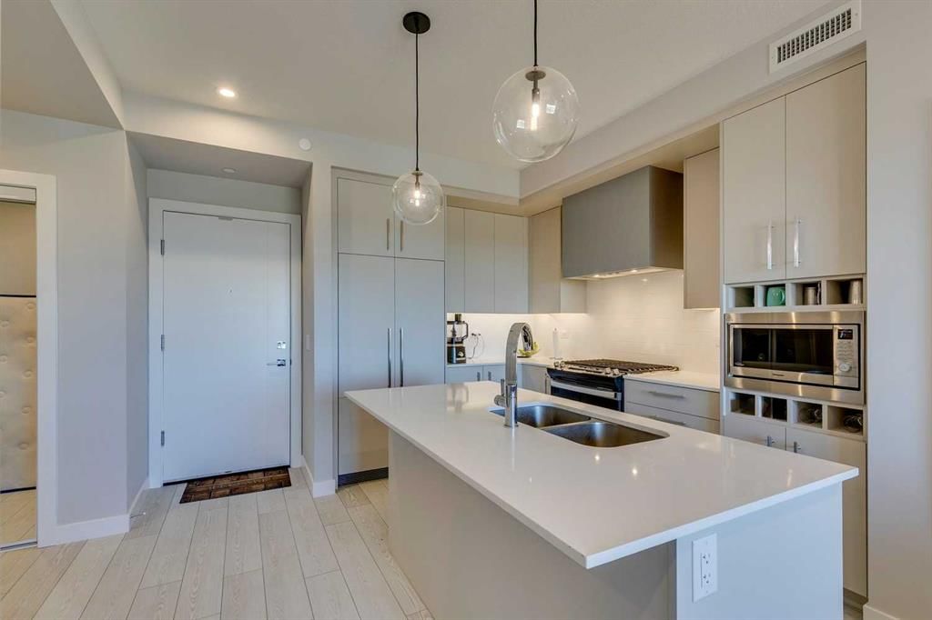 615, 8230 Broadcast Avenue SW, Calgary — photo 5 of 30